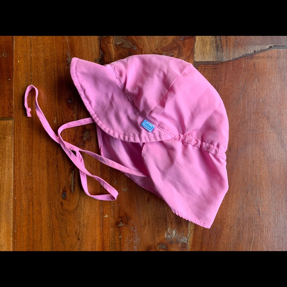 I play pink sun hat 0-6 months